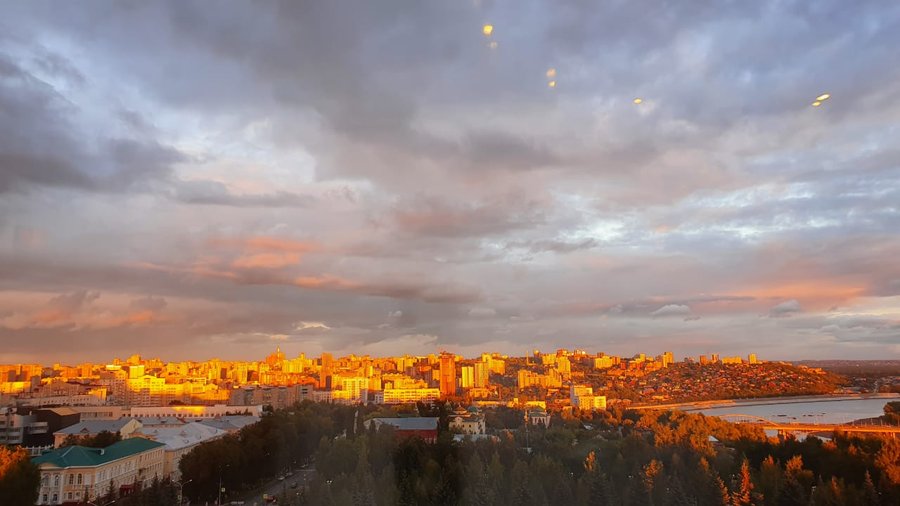 Радий Хабиров поделился красивым видом на город из своего окна