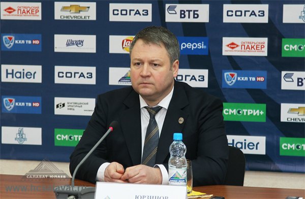 Руководство «Салавата» передумало: Владимир Юрзинов остается на посту главного тренера