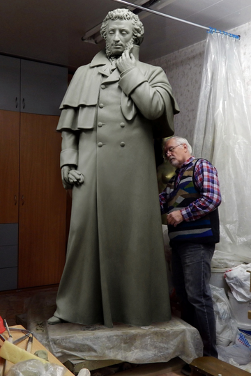 В Башкирии школьному музею подарили памятник Александру Пушкину