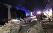 В Башкирии сгорел гараж с тремя автомобилями, один из которых Mercedes