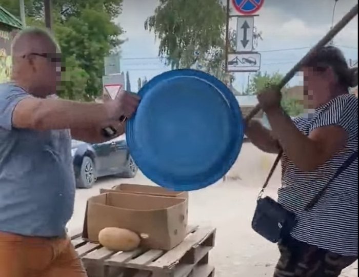 В Башкирии продавщица подралась с покупателем, пытавшимся вернуть арбуз