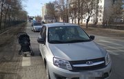 В Башкирии Lada сбила годовалую девочку