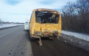 В Башкирии столкнулись грузовик и школьный автобус с детьми