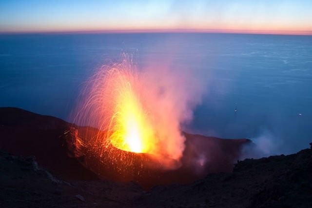 Ученые обнаружили запись звука вулканической молнии
