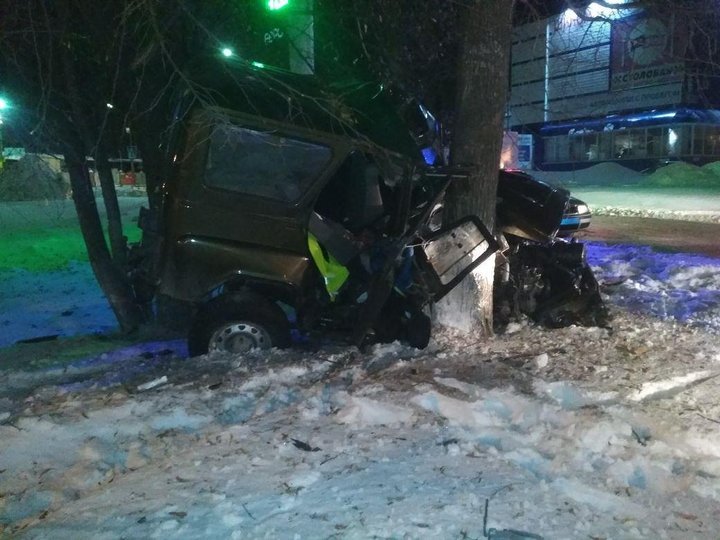 В Уфе водитель УАЗа серьезно пострадал в ДТП