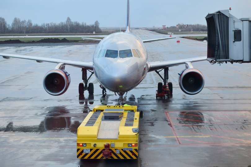 Несколько летевших в Уфу самолетов были вынуждены приземлиться в других аэропортах