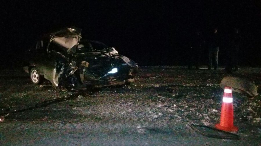 В Башкирии водитель и пассажир погибли, наехав на стоявший на обочине ЗИЛ