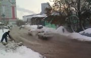 В Уфе из-за коммунальной аварии затопило целую улицу