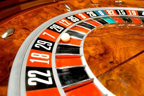 Житель Башкирии незаконно организовал подпольное казино в элитном коттедже