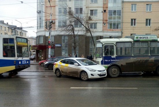Мэрия Уфы: за простой трамваев придется платить участникам ДТП на путях