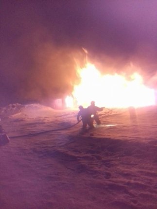 В Башкирии на складе с легковоспламеняющейся жидкостью произошел пожар