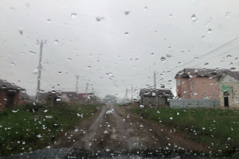 МЧС Башкирии предупреждает об опасных погодных явлениях сегодня и рекомендует укрыться от них