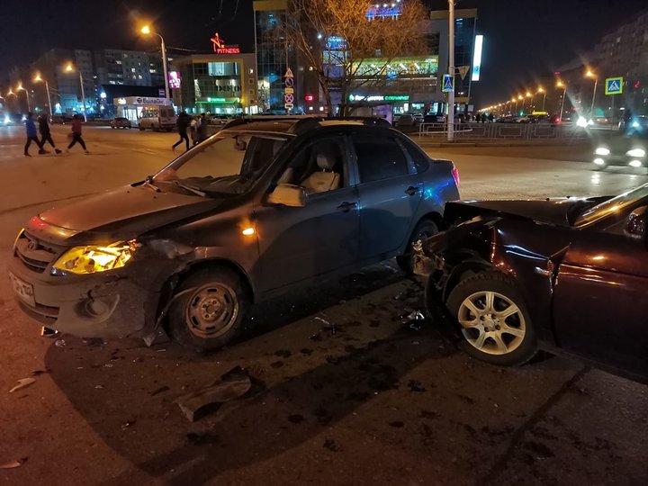 В Уфе в столкновении двух машин пострадал 17-летний парень 