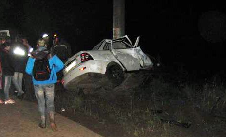 В Башкирии при опрокидывании и наезде на столб погибли водители двух машин