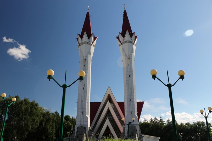 Радий Хабиров назвал дату открытия храмов и мечетей в Башкирии