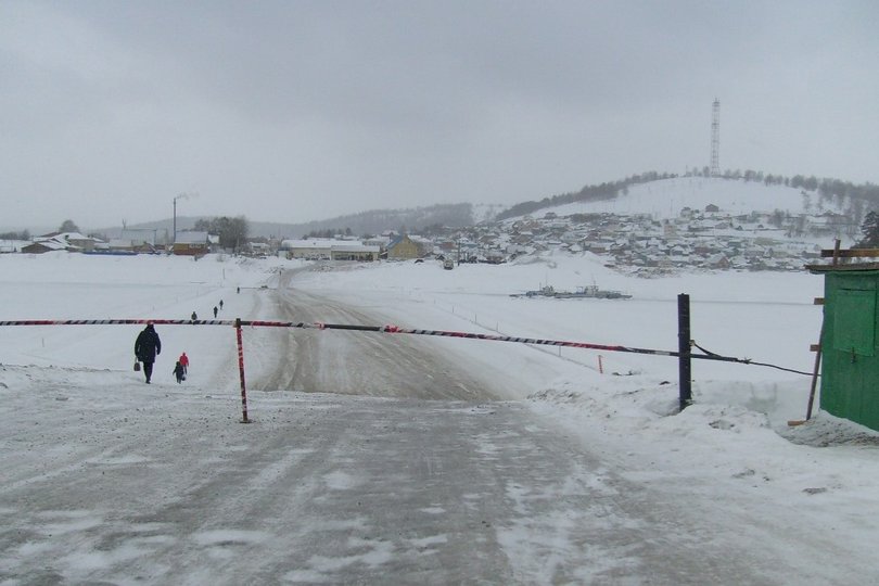 В Башкирии закрыли ледовую переправу на реке Уфе