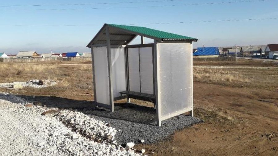 В Башкирии потратили огромные деньги на пластмассовые остановки