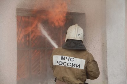 В Башкирии из горящего дома эвакуировали 10 человек: есть пострадавший
