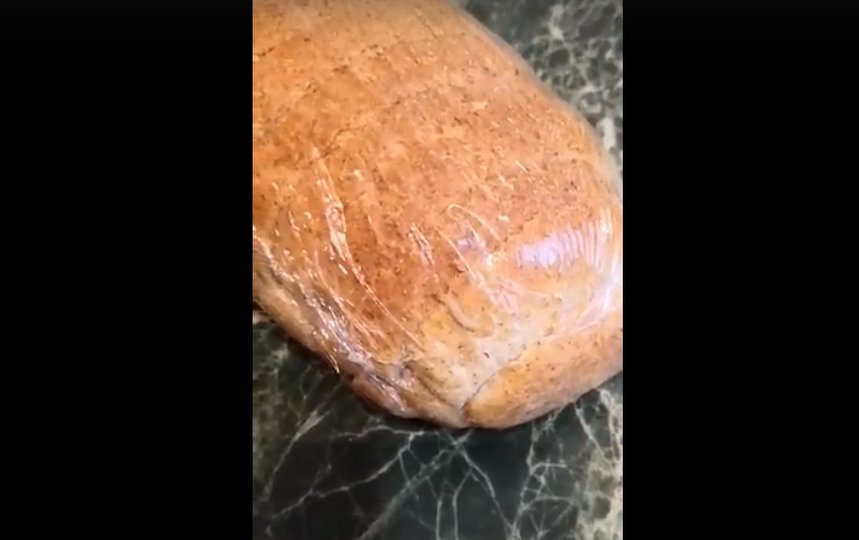 Житель Уфы нашел в хлебе червя 