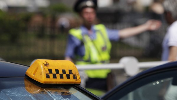 В Уфе водителя такси по телефону обманул «полицейский»