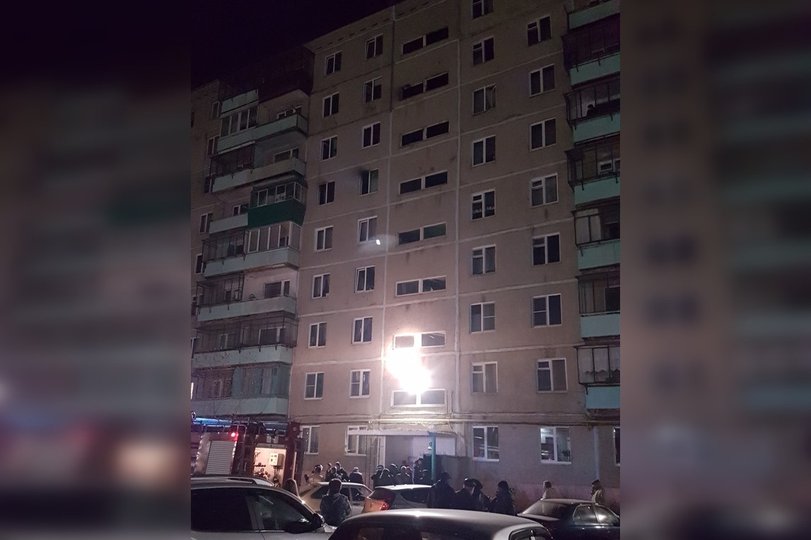 «Женщина стояла на балконе и кричала о помощи»: В Башкирии произошел пожар в жилом доме, эвакуированы 34 человека