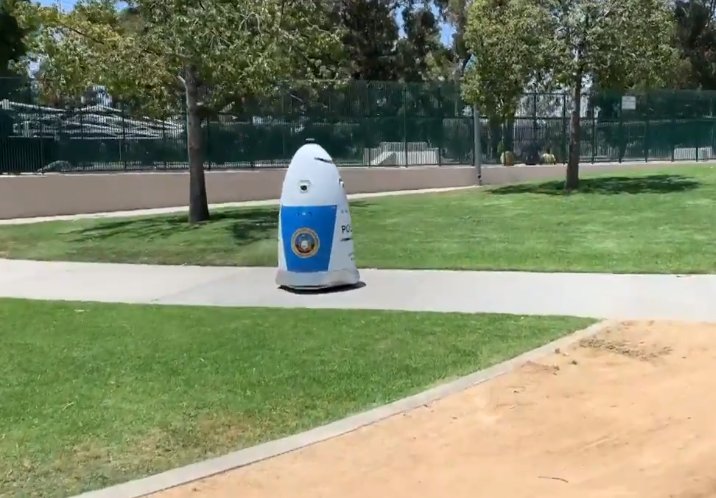 Один из парков США начал патрулировать Робокоп