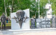 В одном из городов Башкирии вандал испортил скульптуру десантника