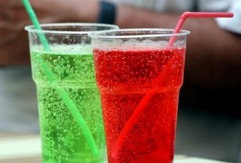 Ученые: Сок и сладкие напитки могут вызвать развитие рака 