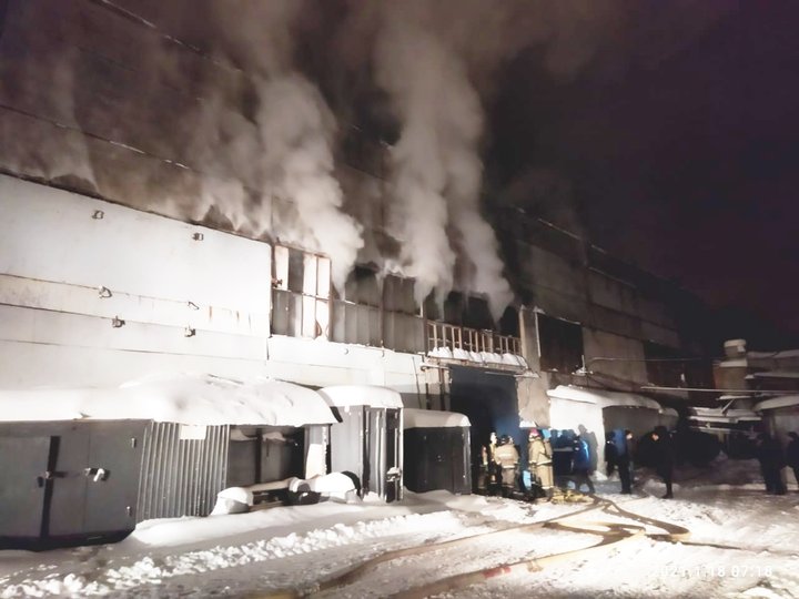 В Уфе произошёл пожар на комбинате – Специалисты отбирают пробы воздуха