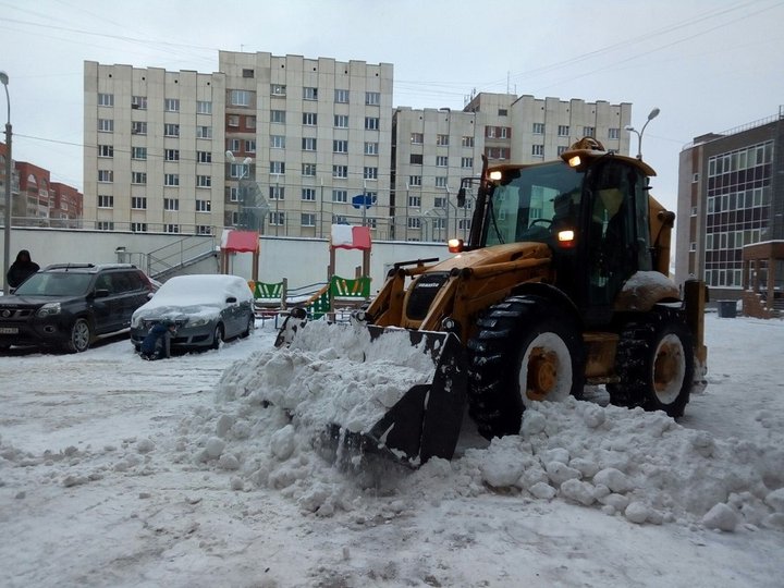 Сергей Греков поручил изучить химический состав снега, который вывозится из Уфы