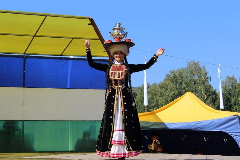 Радий Хабиров пообещал приз за самый красивый башкирский танец