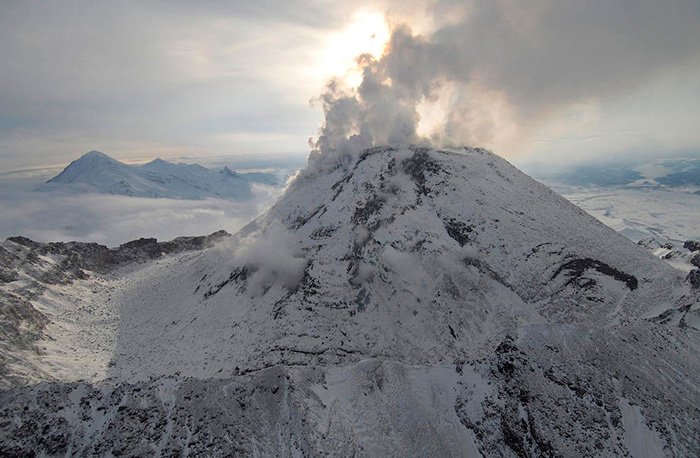 На Камчатке «проснулся» вулкан Безымянный 