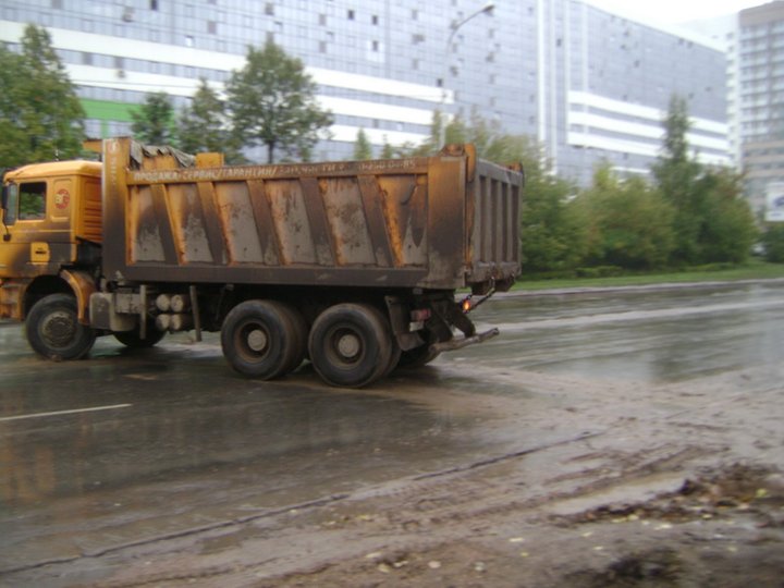 В Уфе компанию накажут за грязные колеса грузовиков