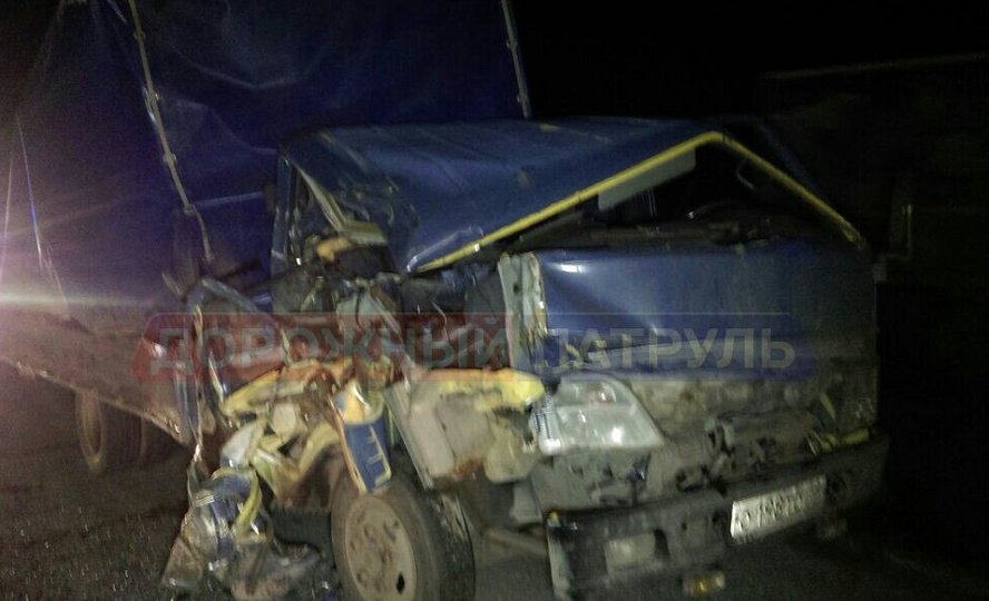 В Башкирии столкнулись три грузовика, есть пострадавший