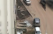 Продолжение скандала: Недостроенное нашумевшее здание в Уфе разрушается