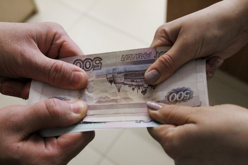 На работу можно и не ходить: Часть жителей Башкирии теперь может получать социальными пособиями суммы больше своих прежних зарплат