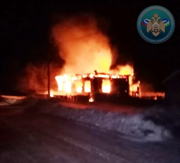 В Башкирии супруги погибли в пожаре в собственном доме