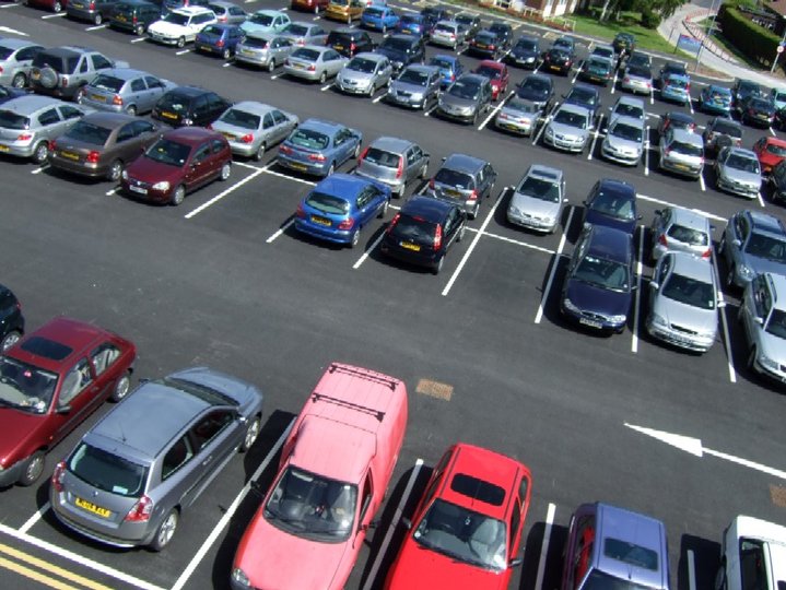 Уфимские автовладельцы, несмотря на запрет, продолжают занимать парковочные места возле домов