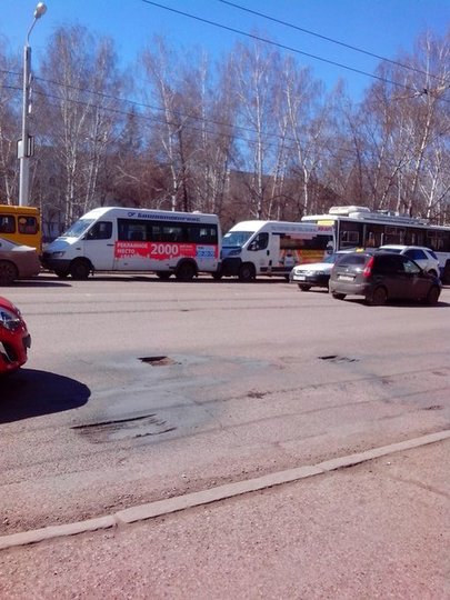 В Стерлитамаке столкнулись троллейбус и три «маршрутки»