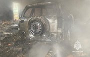 В Башкирии сгорел гараж с автомобилем внутри