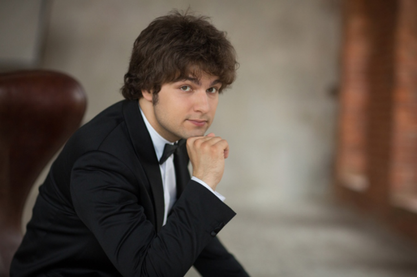 Новый сезон симфонического оркестра Башкирии откроет пианист из Литвы Лукас Генюшас