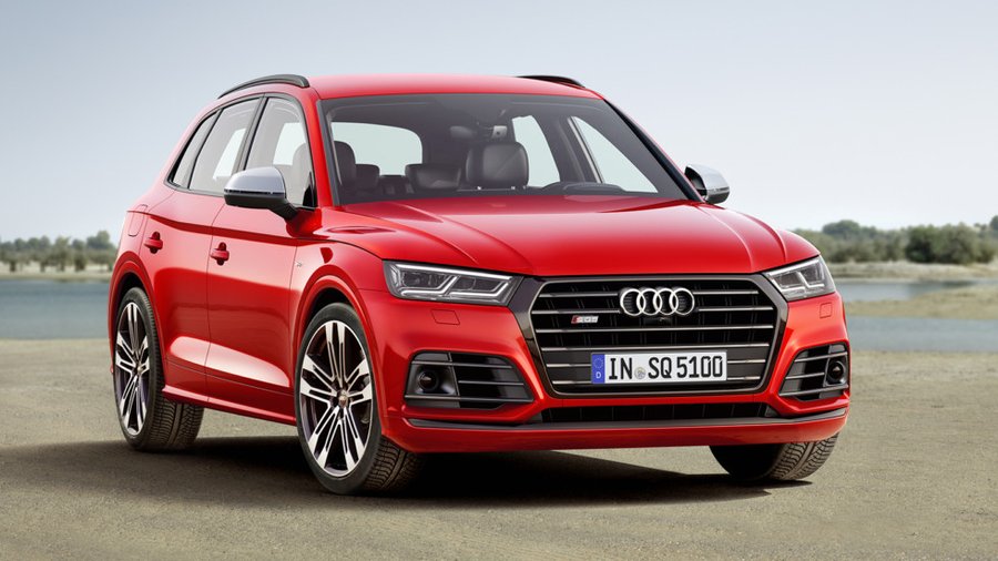 Компания Audi объявила рублевые цены на спортивный кроссовер SQ5 