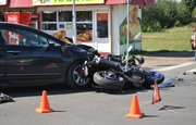 В Уфе Honda врезалась в мотоцикл