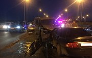 В Уфе на Бельском мосту произошло серьезное ДТП ‒ Двоих пострадавших доставили в больницу