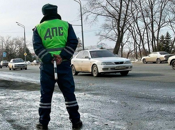 В Башкирии водитель иномарки «подрезал» авто сотрудника ГИБДД