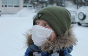 Вирусологи: Россияне не смогут отказаться от масок раньше лета
