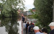 В Уфе возвели понтонный мост через озеро стоимостью 1 миллион рублей