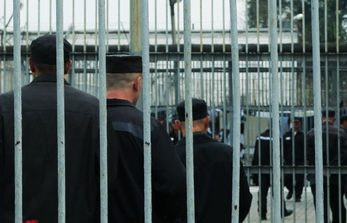 В Башкирии осужденный напал на сотрудника исправительной колонии