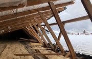 В Башкирии рухнула часть крыши общежития колледжа