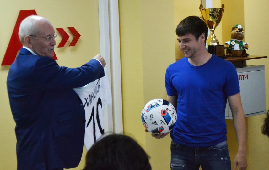 Глава Башкирии встретился с футболистами «Уфы»